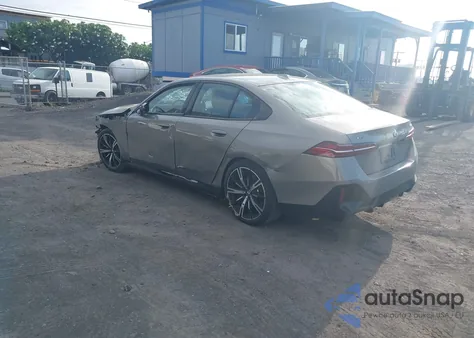 2025 BMW 530 I xDrive из США, поврежденный, VIN WBA53FJ07SCT62758